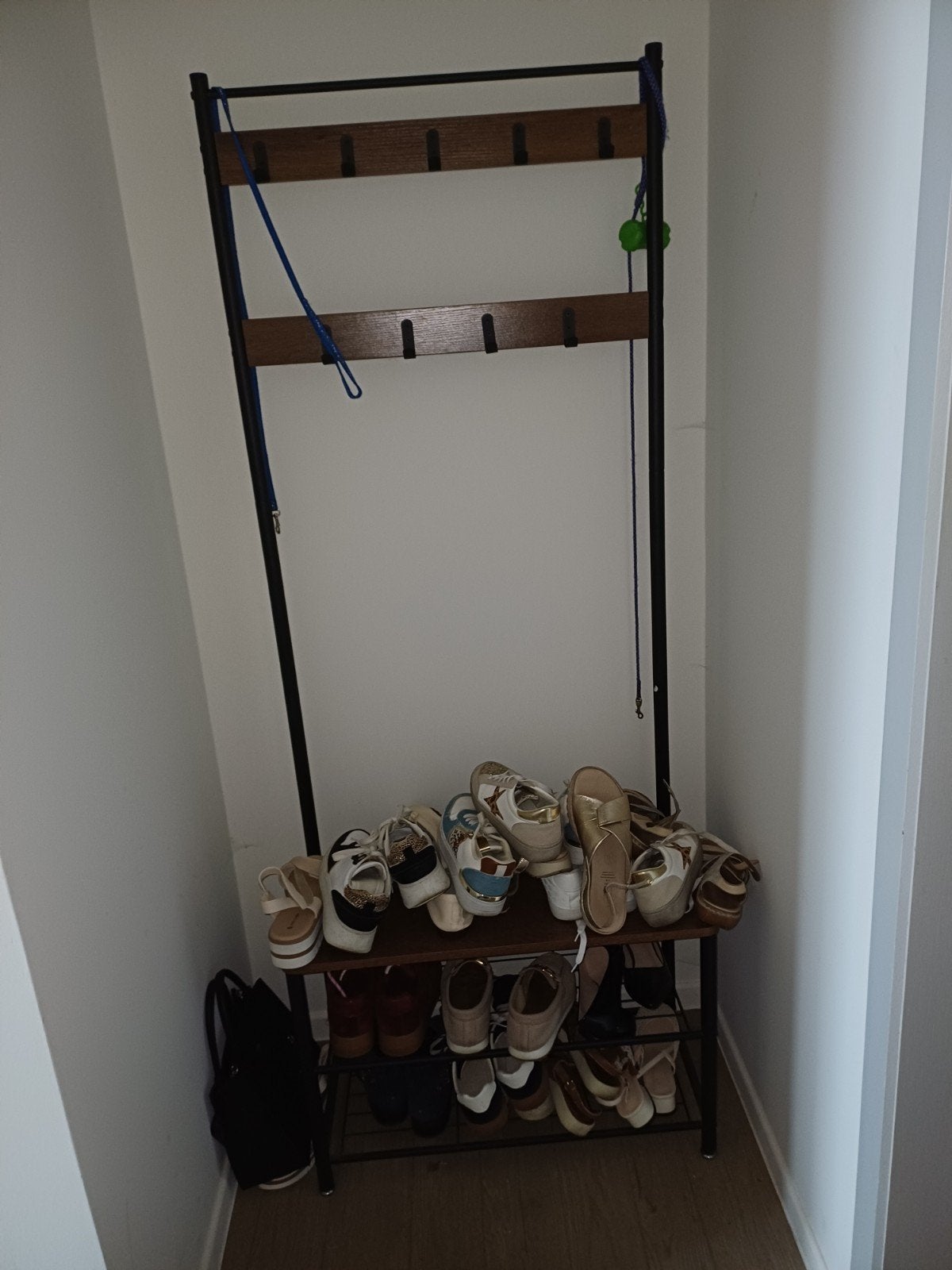 rek  voor vesten en schoenen, Ophalen