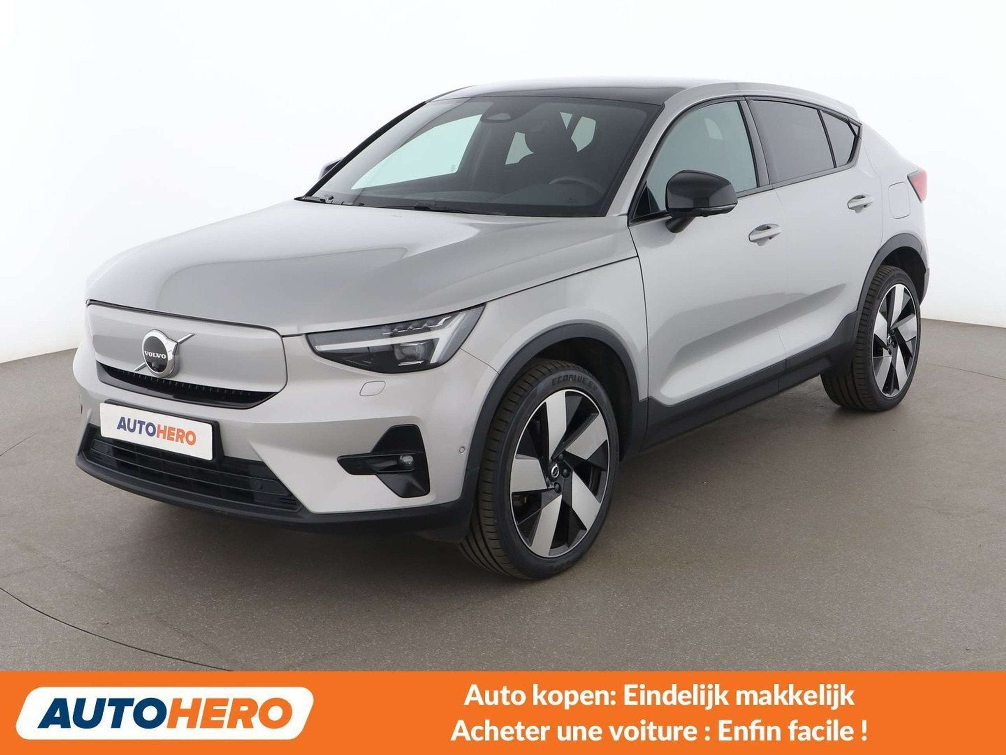 Volvo C40 Recharge Twin Pure 300 kW Ultimate AWD (bj 2023), Auto's, Automaat, Stof, Gebruikt, Zwart