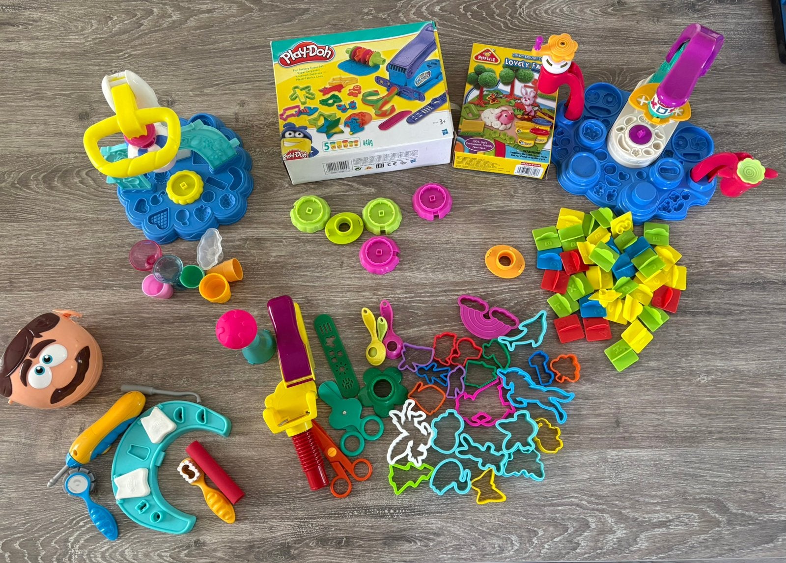 Verschillende sets voor boetseren met klei., Ophalen, Zo goed als nieuw, Knutselen