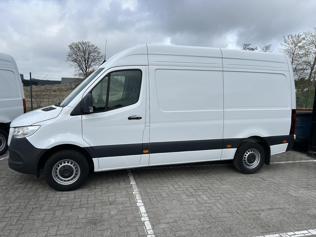 Mercedes-Benz Vans Sprinter 315 CDI Bestelwagen L2 RWD PRO, Auto's, Gebruikt, 4 cilinders, 2000 kg, Wit