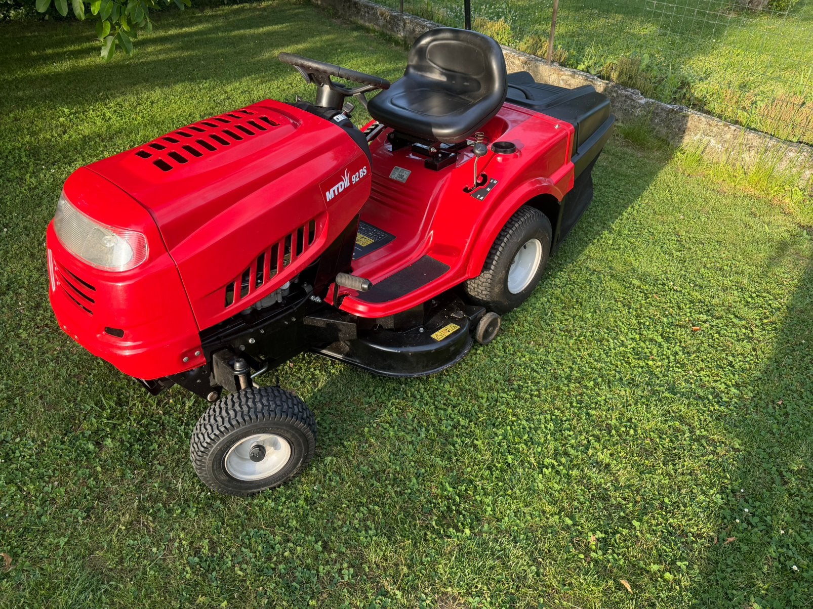 Tracteur tondeuse Mtd, Jardin & Terrasse, Tondeuses autoportées, Comme neuf, 90 à 120 cm, Démarrage électrique, Bac de ramassage