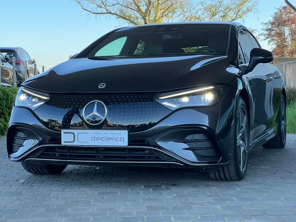 Mercedes EQE 300 AMG berline 2024 keylessgo distronic, Auto's, Automaat, Achterwielaandrijving, Leder, Adaptive Cruise Control