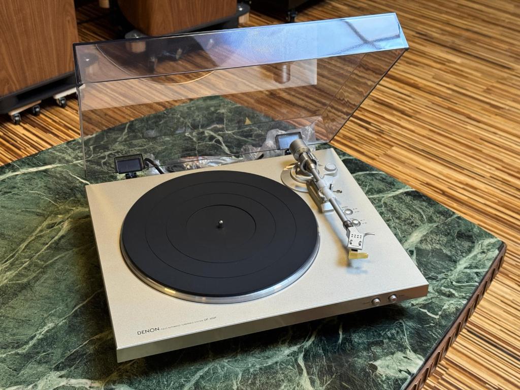 Denon DP-300F B-stock model, TV, Hi-fi & Vidéo, Tourne-disques, Enlèvement ou Envoi, Neuf, Tourne-disque
