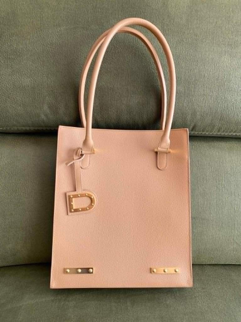 Delvaux handtas in nieuwstaat (niet gebruikt geweest), Ophalen, Nieuw, Beige, Handtas