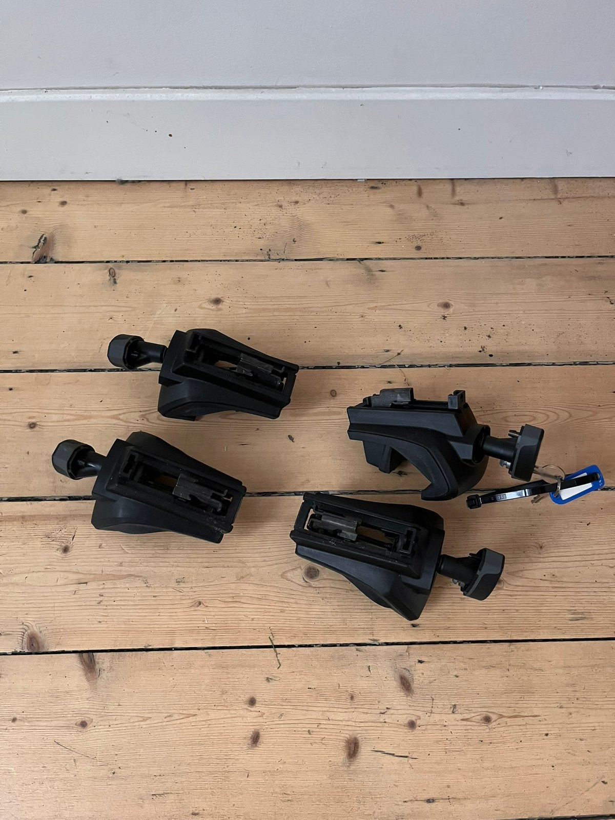Thule daldrager bevestigingssysteem voor open dakrail, Auto diversen, Ophalen, Zo goed als nieuw