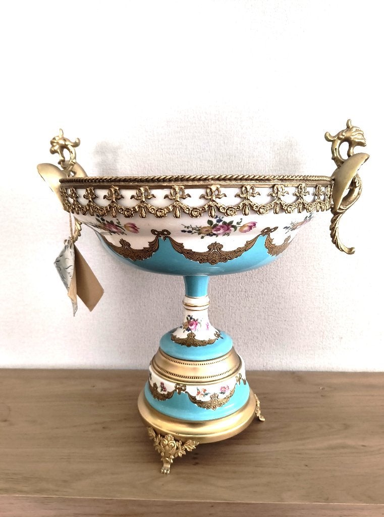 Decoratieve coupe op voet – Rep. da L’Ancien Limoges, Ophalen