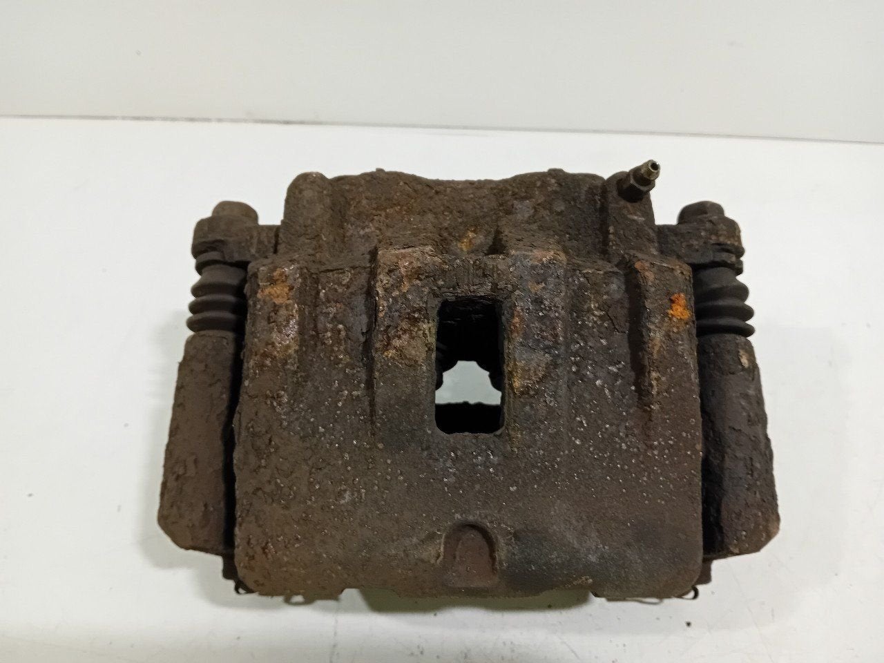 Remklauw rechts voor Jeep Grand Cherokee, Jeep, Onderdelen@venauto.nl, Van der Ven Autorecycling B.V., Gebruikt