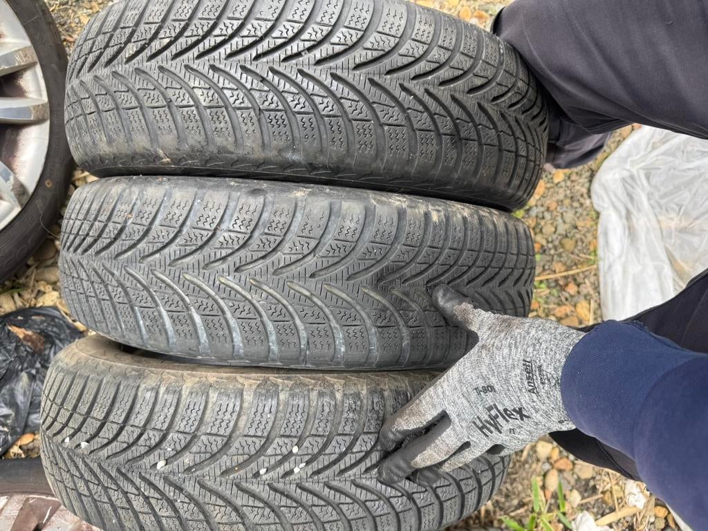 Pneus 165/70/14, 165/65/15 + roue de secours vw 5x112, Enlèvement ou Envoi