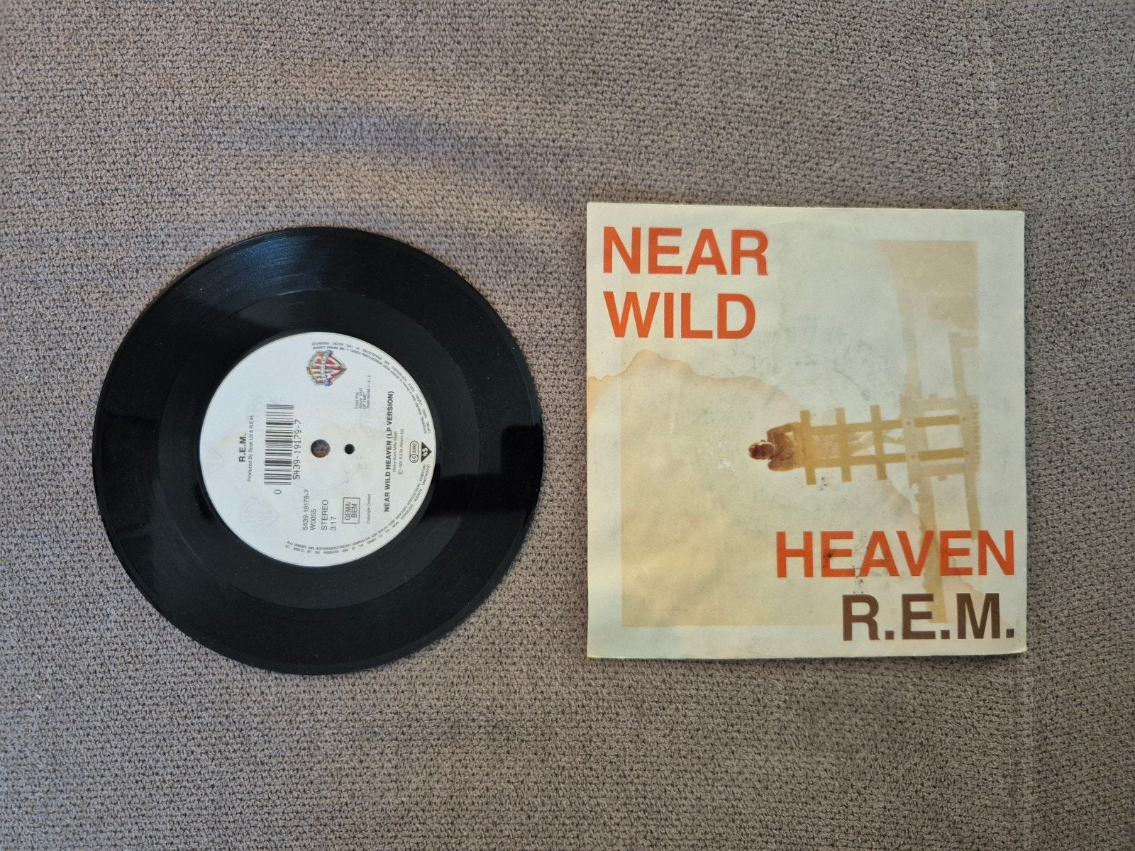 R.E.M. - Near wild heaven, Ophalen of Verzenden, Gebruikt, Pop