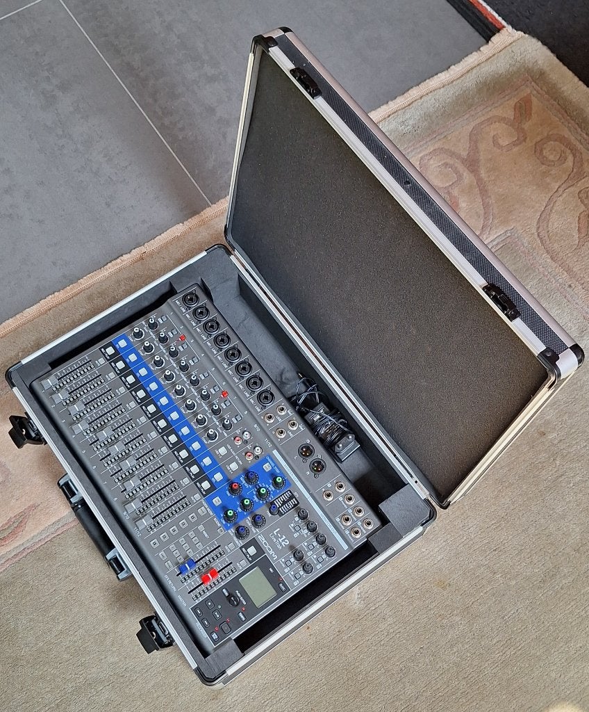 Zoom LiveTrak L-12 digitale mixer/recorder, Ophalen, Zo goed als nieuw, 10 tot 20 kanalen