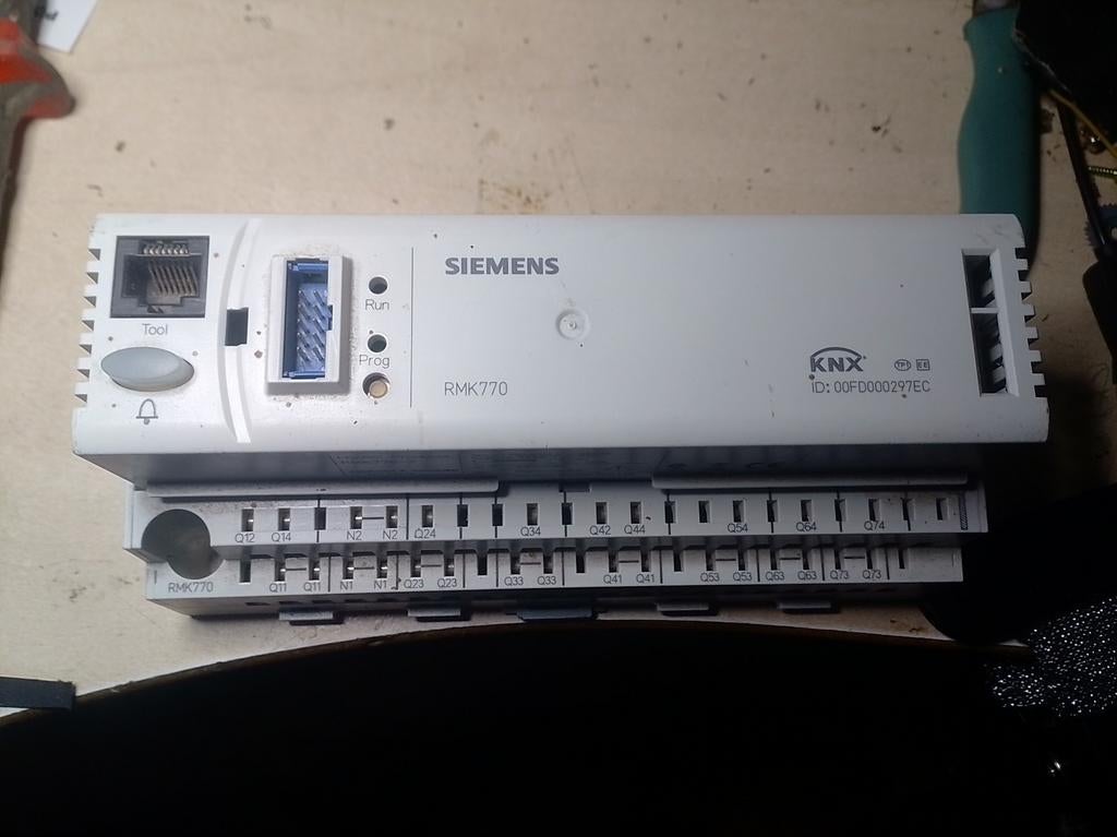 Siemens RMK770 ketelvolgorderegelaar, Enlèvement ou Envoi, Comme neuf