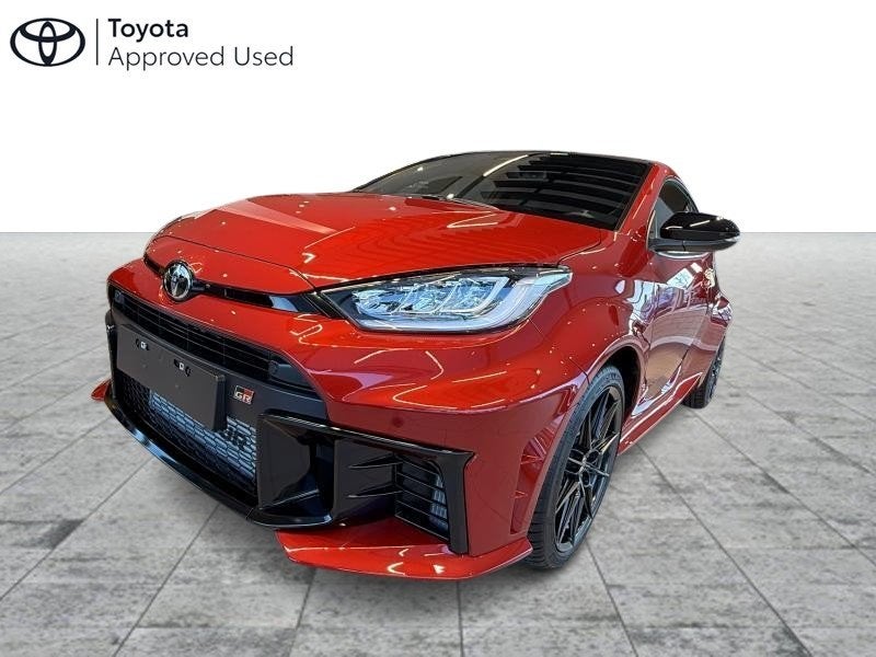 Toyota Yaris GR SPORT + Premium Pack Toyota Yaris GR – Dag, Auto's, Toyota, Automaat, 1618 cc, Zwart, 215 g/km