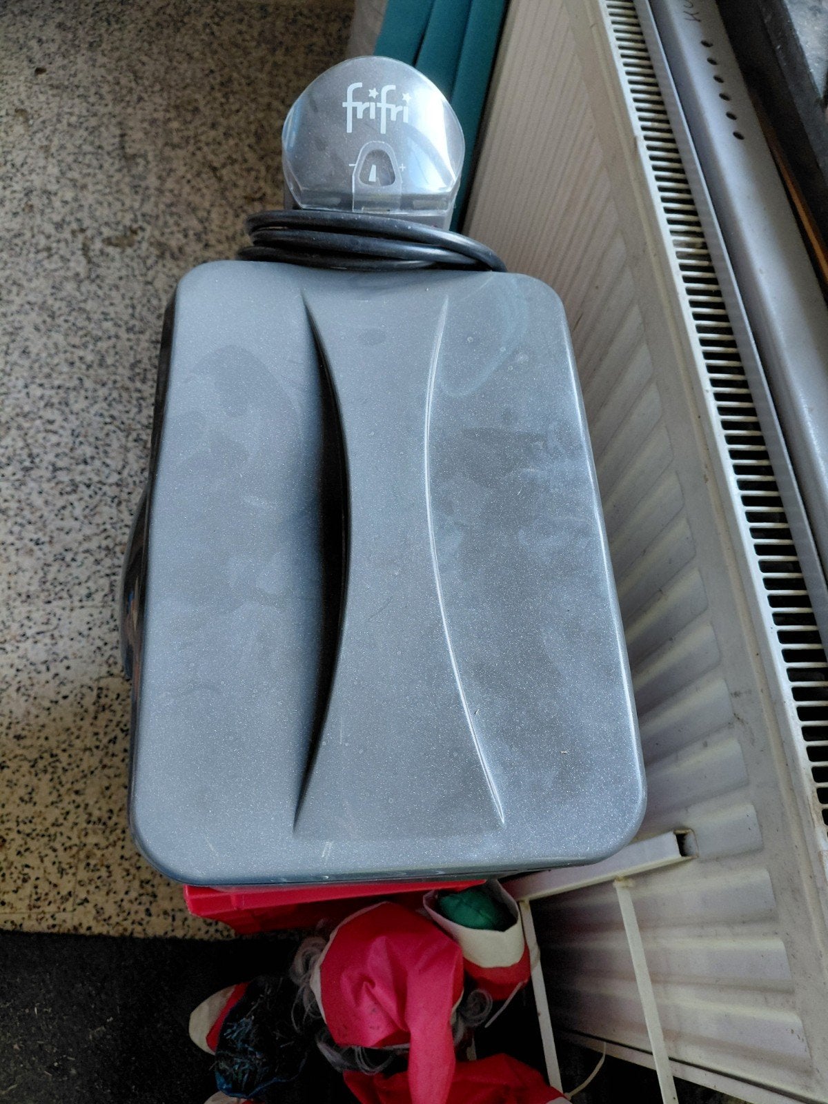 Friteuse frifri, Elektronische apparatuur, 2 tot 3 liter, Ophalen, Zo goed als nieuw, Uitneembare binnenpan