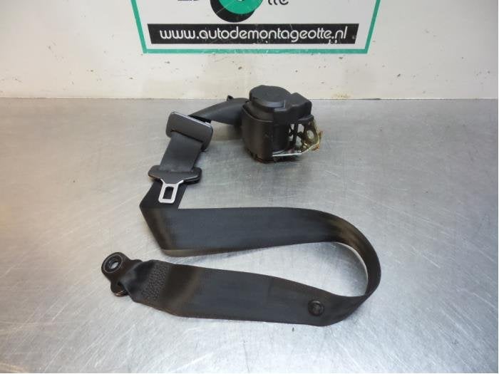 Ceinture de sécurité arrière centre d'un Toyota Avensis (, Autos : Pièces & Accessoires, Habitacle & Garnissage, Toyota, Utilisé