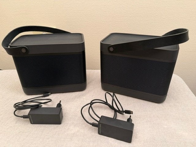 Twee B&O Beolit 20 Luidsprekers, Audio, Tv en Foto, Luidsprekerboxen, Ophalen, Zo goed als nieuw, 60 tot 120 watt, Surroundset zonder subwoofer