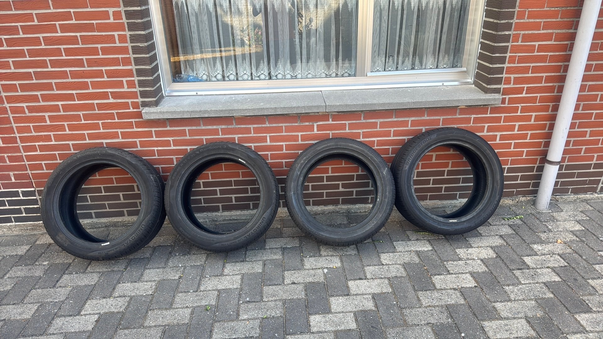 17" en 16" banden allemaal rond de 5 mm, Auto-onderdelen, Banden en Velgen, Ophalen, Band(en)