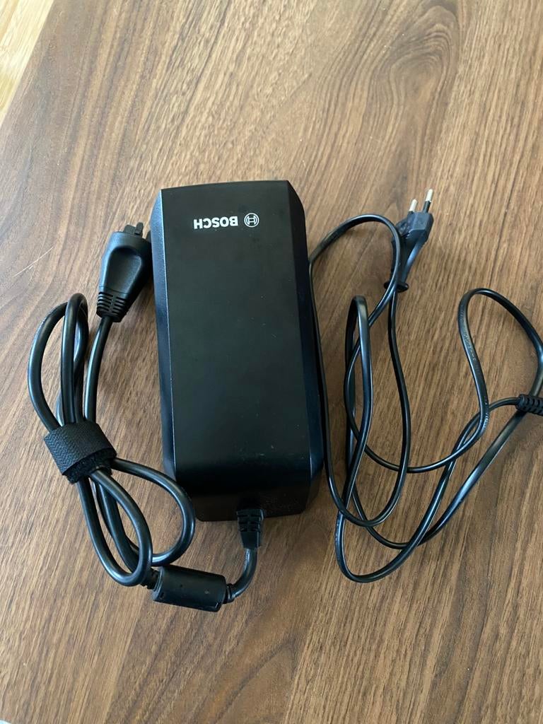 Ebike battery charger bosch 4A, Ophalen, Zo goed als nieuw