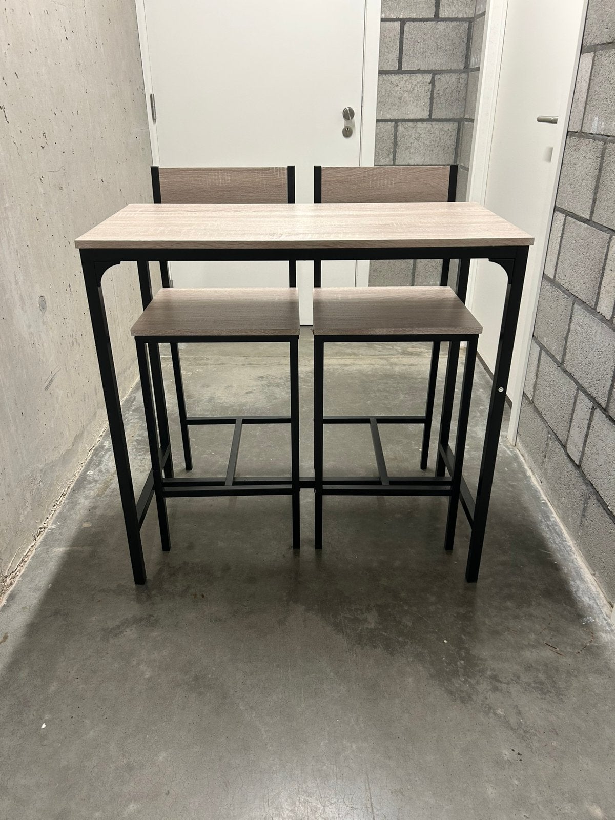 Tafel en stoelen, Ophalen, Zo goed als nieuw