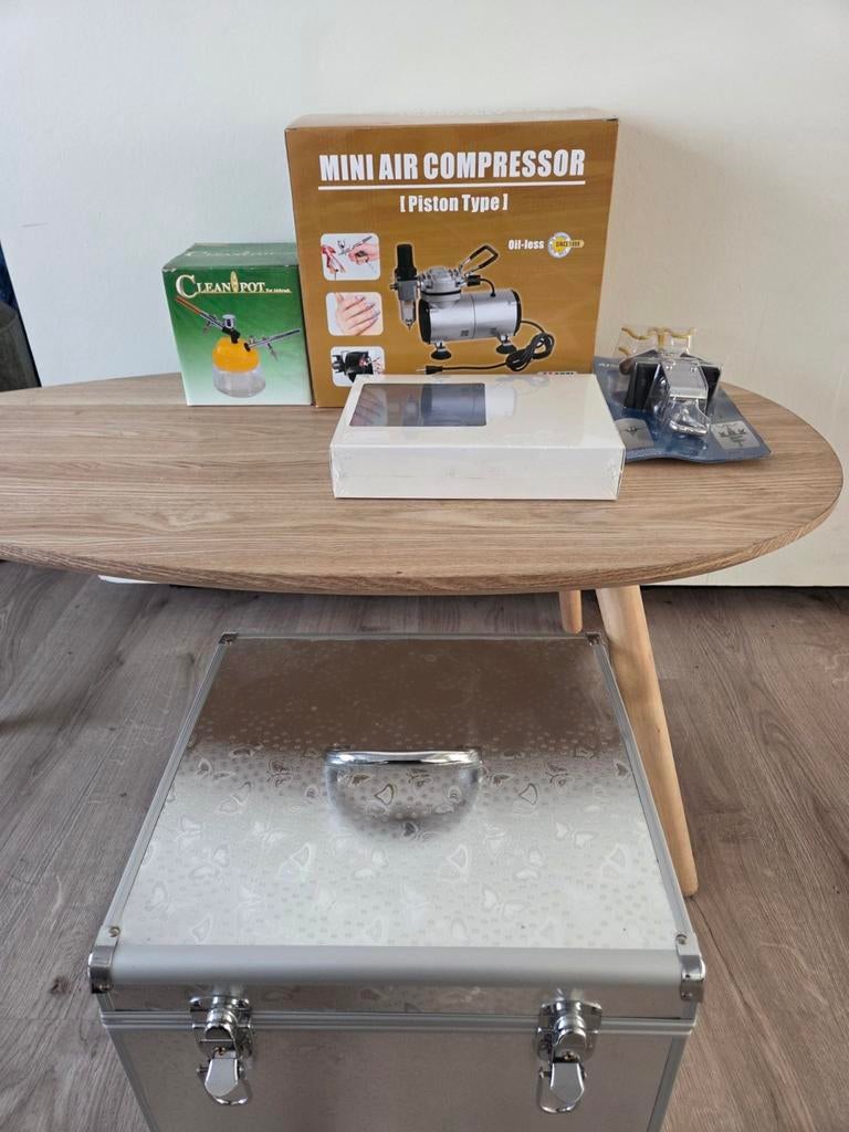 Persluchtcompressor AS18-2 en airbrush, Ophalen of Verzenden, Nieuw, Gelijkstroom of Wisselstroom, Rails
