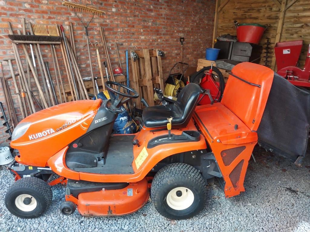 Zitmaaier kubota, Ophalen