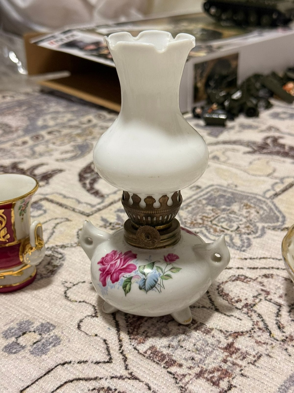 Petite lampe à pétrole ancienne en porcelaine, Enlèvement ou Envoi