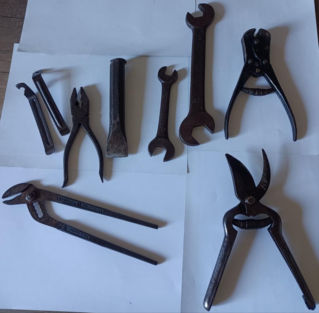 Lot de 9 anciens outils, Antiquités & Art, Enlèvement ou Envoi