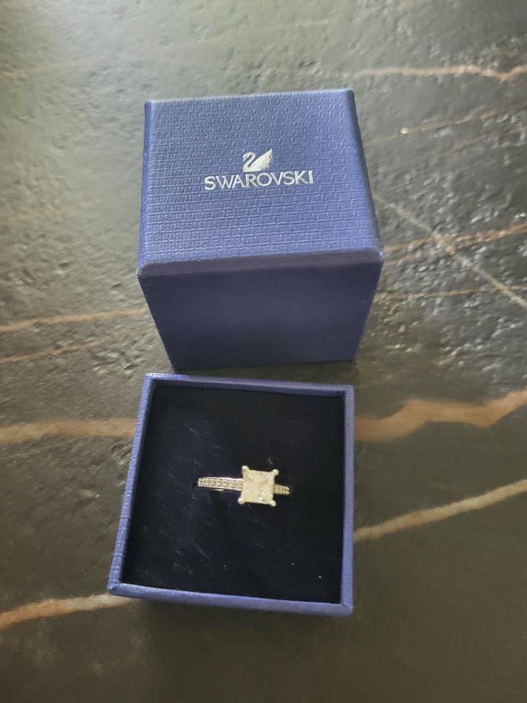 Swarovski ring, Handtassen en Accessoires, Ophalen