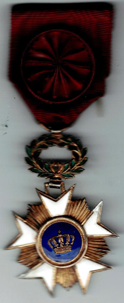 Médaille Officier de l'Ordre de la Couronne, Envoi, Ruban, Médaille ou Ailes