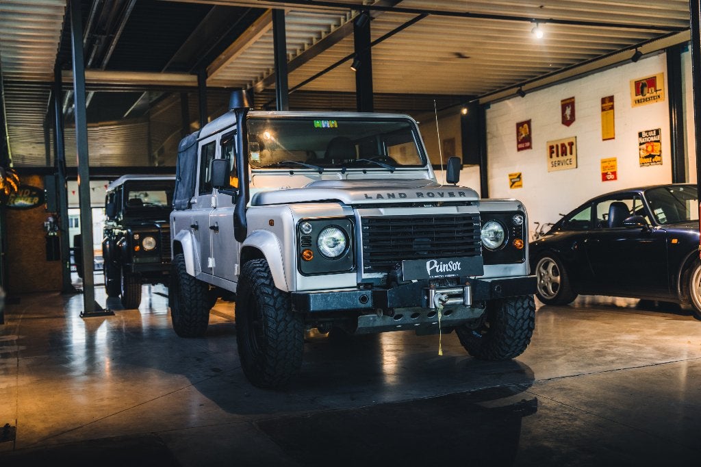 Cabine d'équipe/processeur du Land Rover Defender 110, Autos, Argent ou Gris, Entreprise, Boîte manuelle, Noir