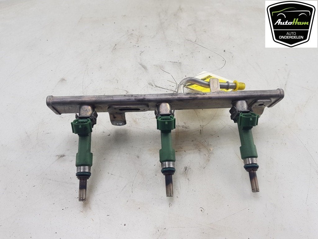 RAMPE D'INJECTION Clio V (RJAB) (|175204021R|166008494R|), Renault, Utilisé, Peter-Huppertz-Straße 5
51063  Köln, DE, Dialog.deutschland@renault.de