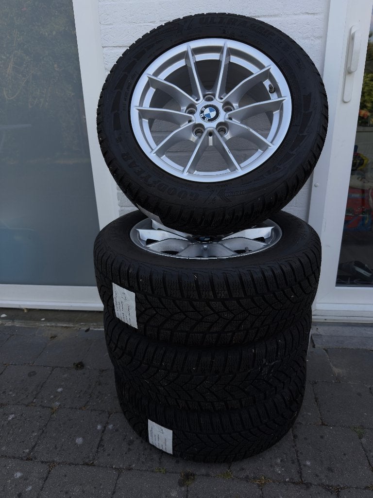 4 pneus d'hiver Goodyear UltraGrip Performance — 205/60R16, Autos : Pièces & Accessoires, Pneus & Jantes, Pneus et Jantes, Pneus hiver