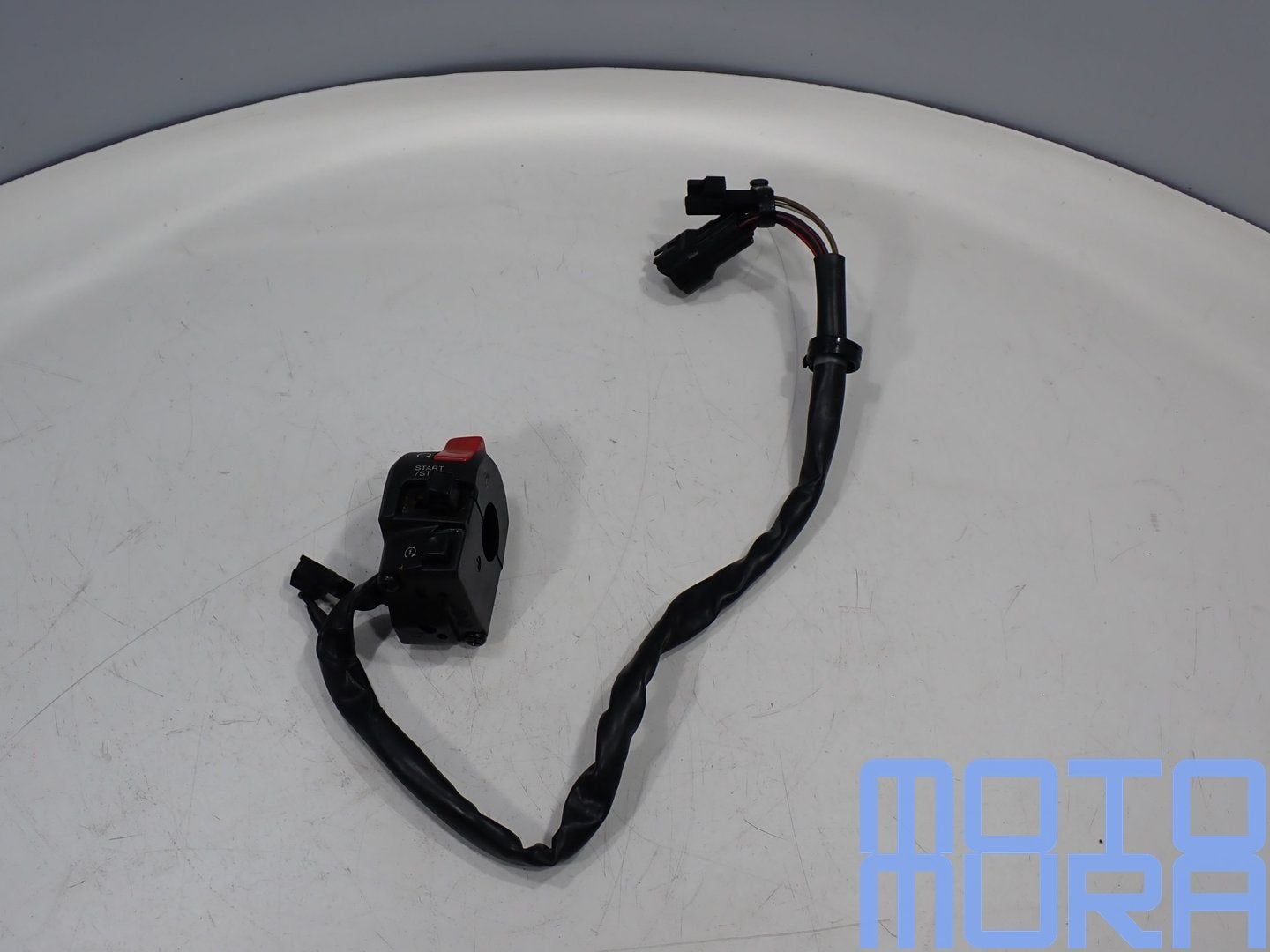 Stuurschakelaar rechts voor Kawasaki ZX10R 2004 - 2005 ZX-10, Jacobus Spijkerdreef 1-3, 2132 PZ Hoofddorp, Gebruikt, Tech.info@kawasaki.nl