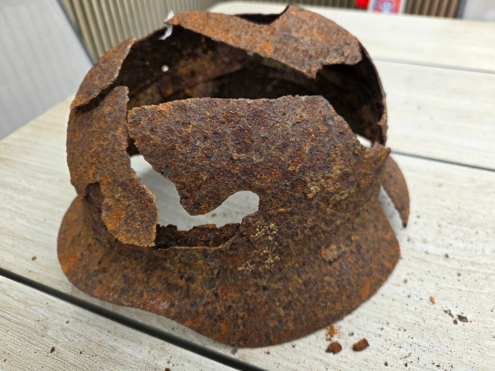 Duitse Helm WW2 Militaria Battle Damage, Ophalen