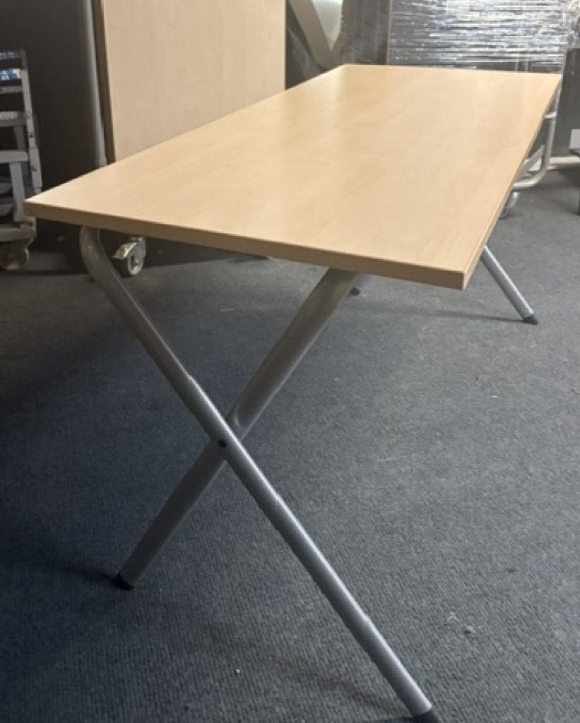 Table pliante Kinnarps, Autres marques, Autres types, Comme neuf, Brun