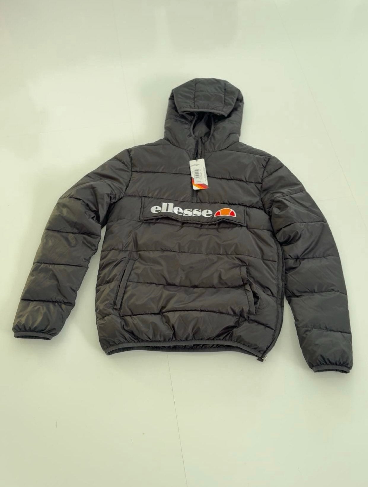 Ellesse Zwarte Gewatteerde Anorak Jas met Kap, Vêtements | Hommes, Enlèvement, Comme neuf, Taille 46 (S) ou plus petite, Noir