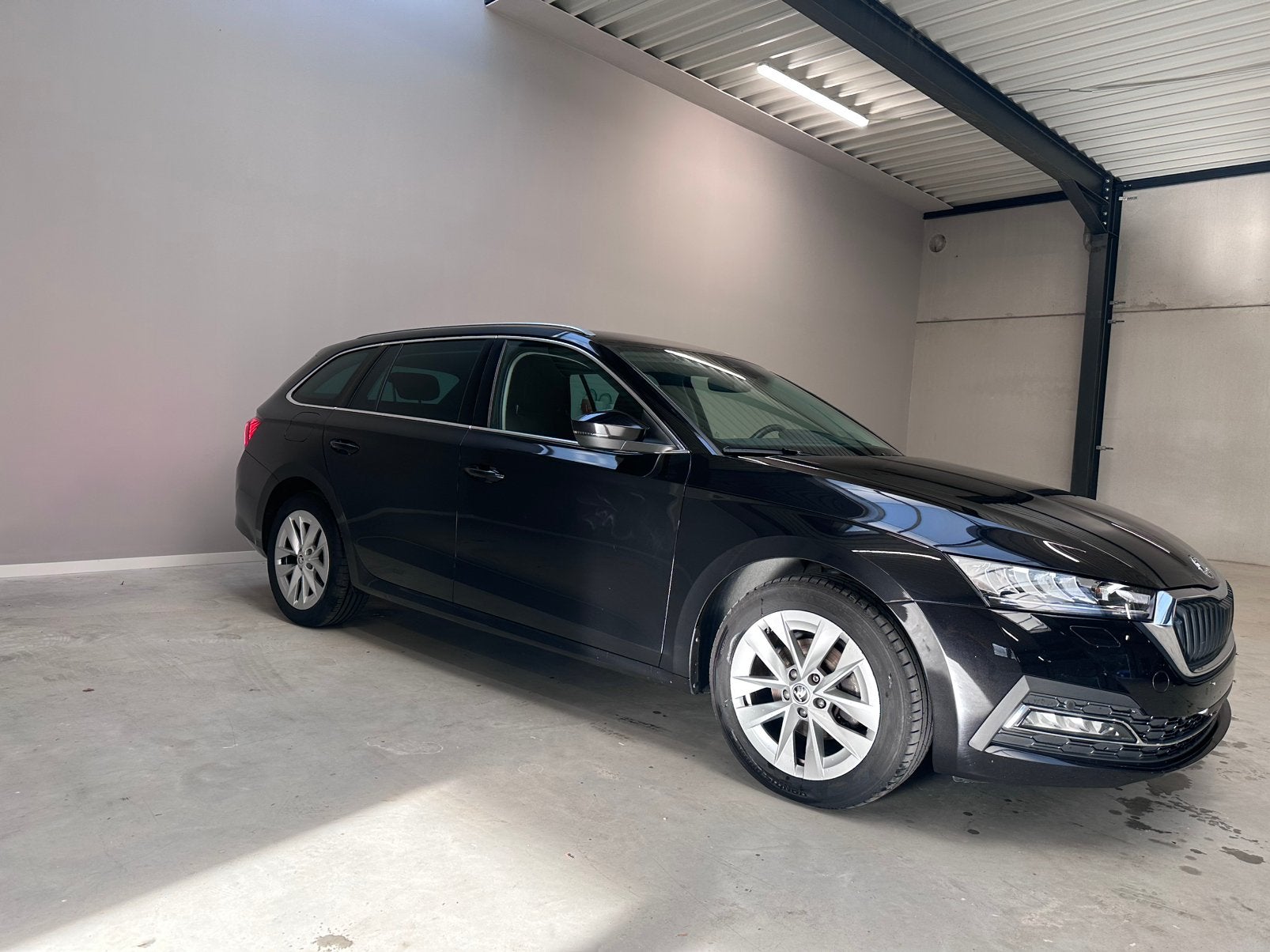 Skoda Octavia 2.0 TDi DSG Led Navi Lineass Camara 112000km, Achat, Euro 6, Entreprise, Noir