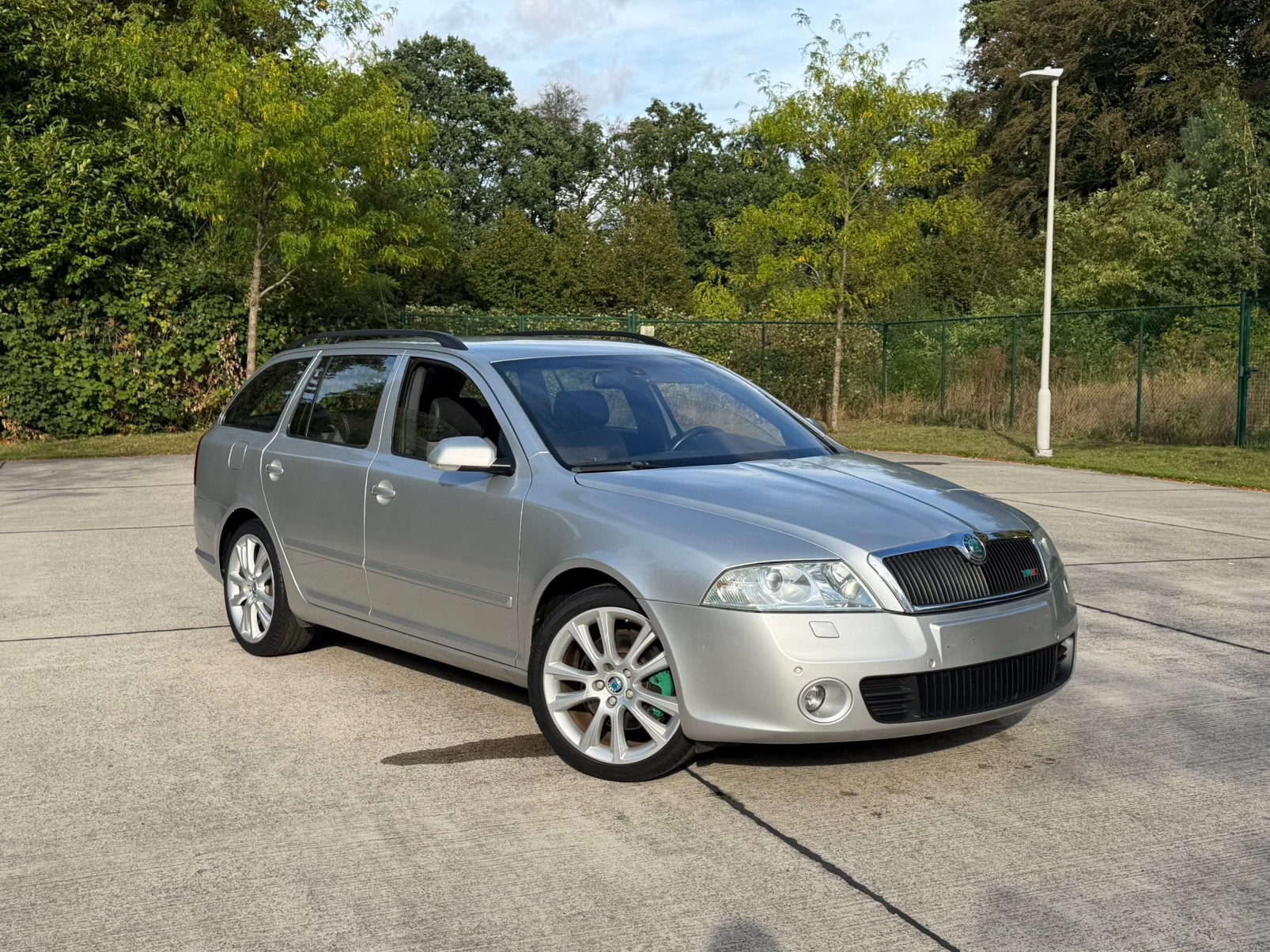 SKODA Octavia Combi 2.0 TFSI RS VRS, Voorwielaandrijving, Dealer onderhouden, Zwart, 4 cilinders
