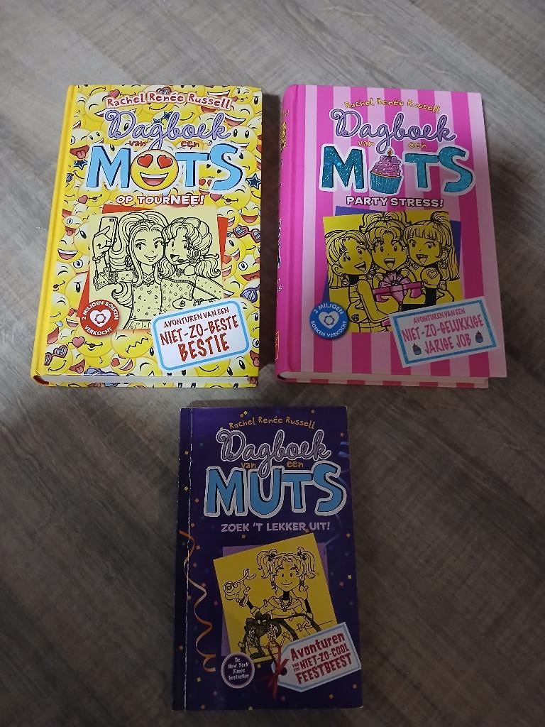 3 boeken Dagboek van een muts, Boeken, Ophalen of Verzenden, Zo goed als nieuw, Rachel Renée Russell, Fictie