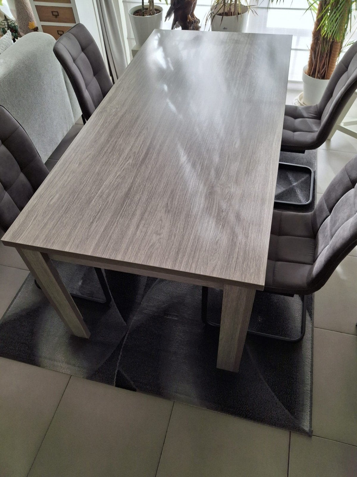 nieuwe eetkamer compleet met 4 moderne nieuwe stoelen, Huis en Inrichting, Ophalen