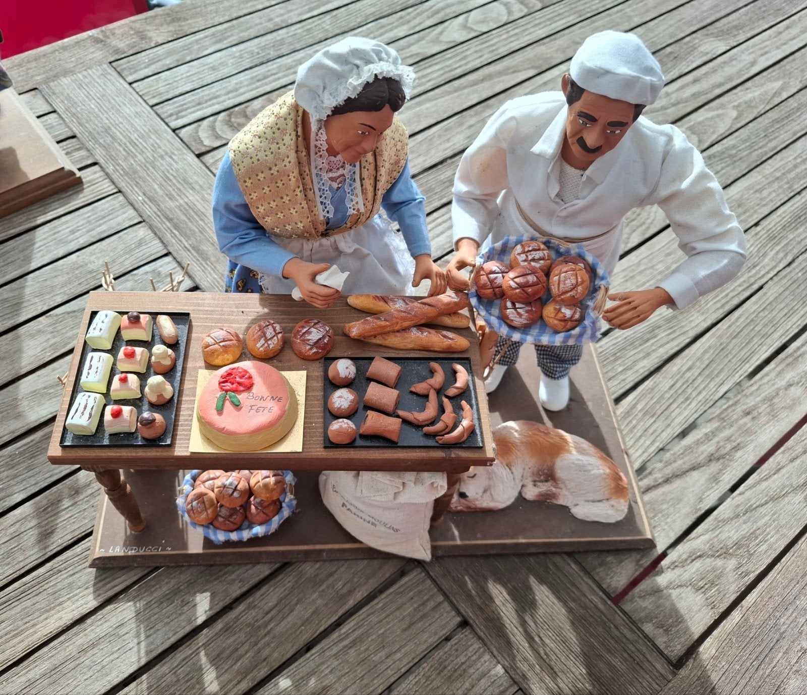 santon represente un boulanger et son épouse, Enlèvement