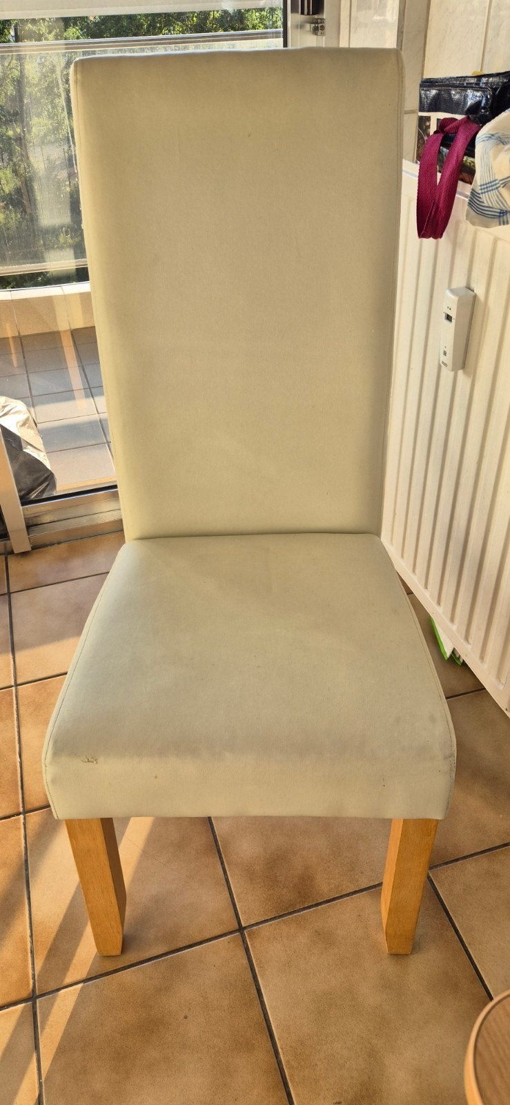 Gratis 2 eetkamer/keukenstoelen, Enlèvement
