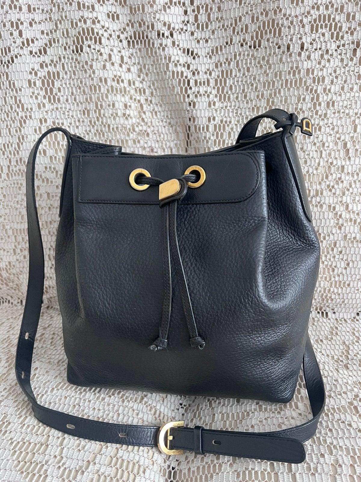 Sac DELVAUX modèle Bucket cuir noir, Bijoux, Sacs & Beauté, Enlèvement ou Envoi, Comme neuf, Noir, Cuir