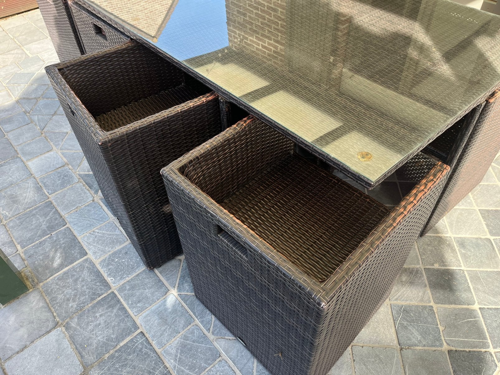 Tuintafel, Enlèvement, Utilisé