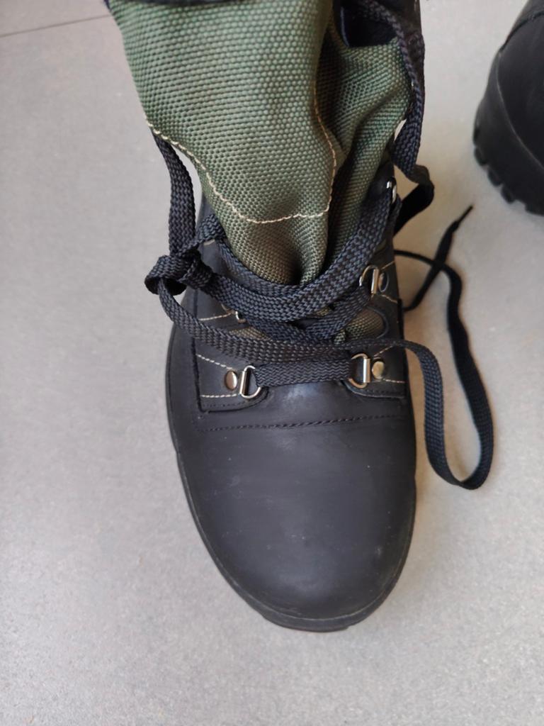 Men's boots, Ophalen