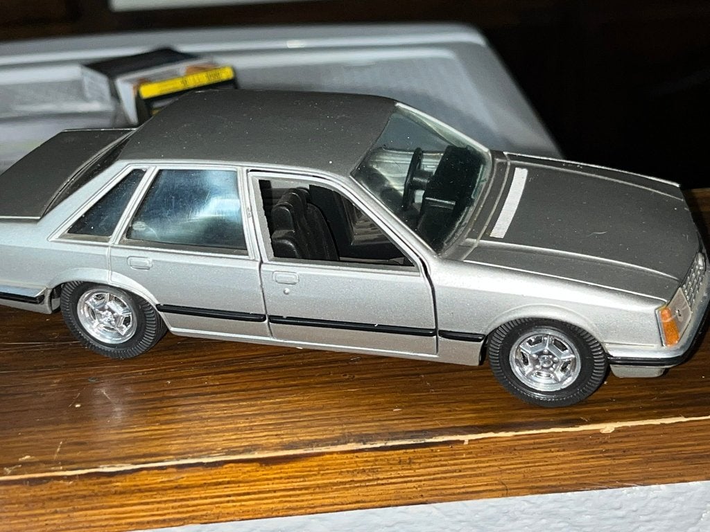 Modelauto Opel Senator 1:25, Hobby & Loisirs créatifs, Enlèvement ou Envoi, Comme neuf, Voiture, Gama