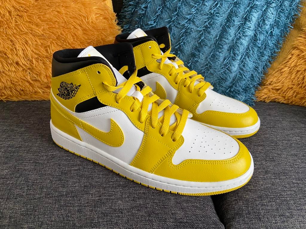 Nike Air Jordan 1 middelgrote maat 44, Kleding | Heren, Schoenen, Overige kleuren, Nieuw, Ophalen of Verzenden, Sneakers