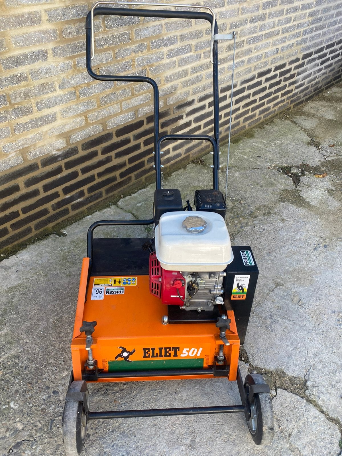 Eliet 501 veticuteermachine, Enlèvement, Utilisé, Essence