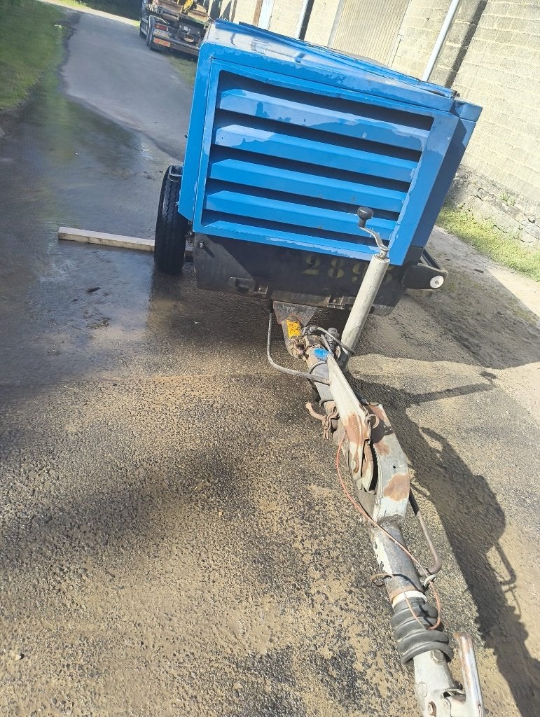 Compresseur Atlas Copco XAS 96 + Cuve de sablage à vendre, Enlèvement ou Envoi, Utilisé