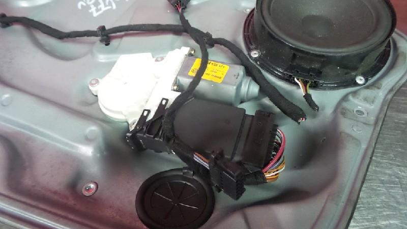 MOTEUR LEVE VITRE ELECTRIQUE Golf IV (1J1) (1J1959802D), Utilisé, Volkswagen