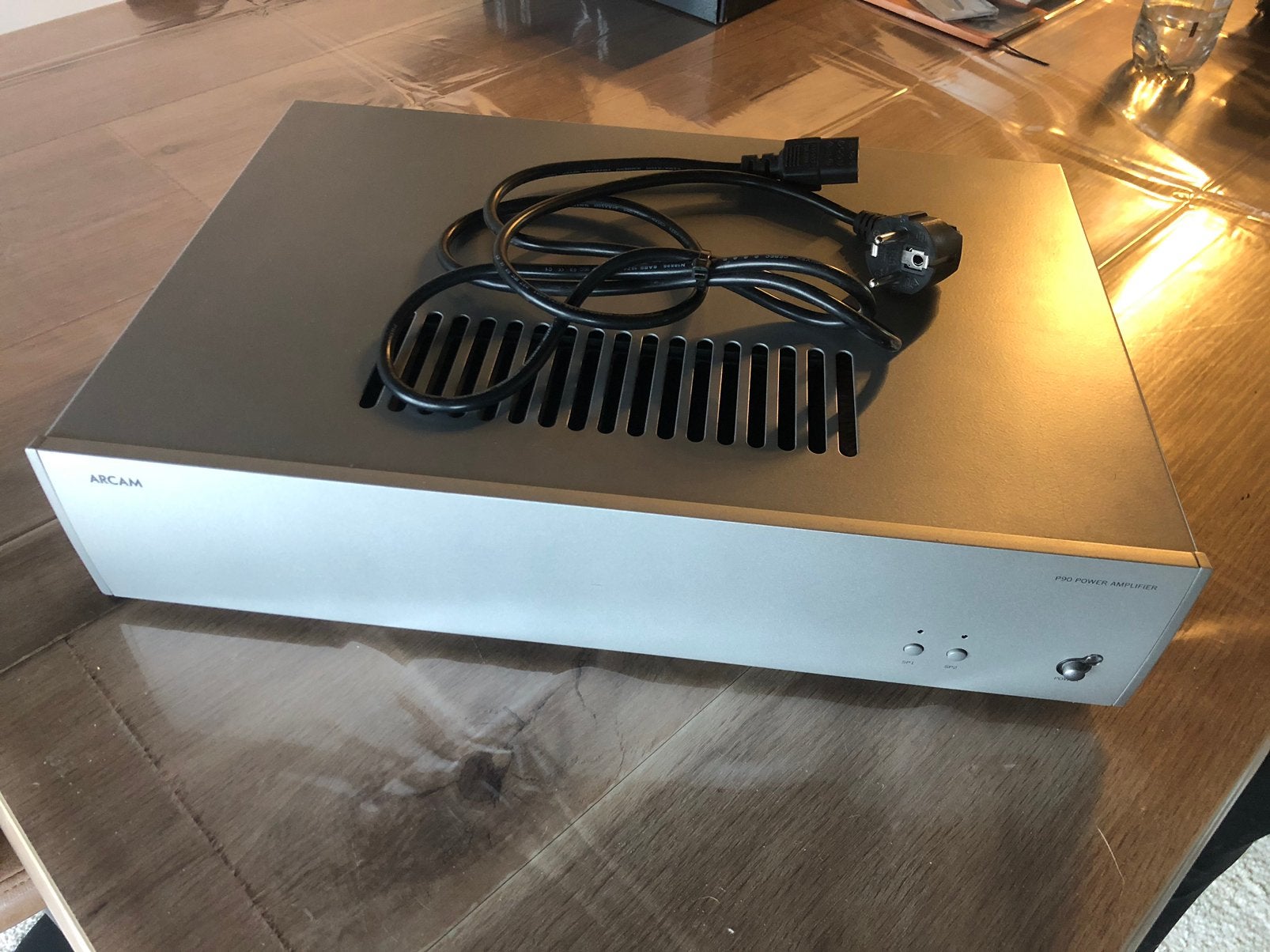 Arcam p90 power amp, Ophalen, Zo goed als nieuw